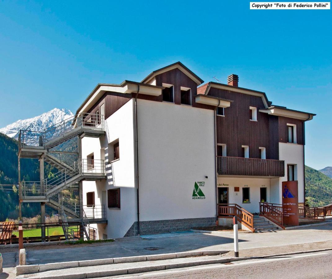 Casa Del Parco Dell'Adamello Di Vezza D'Oglio Hostel Exterior photo