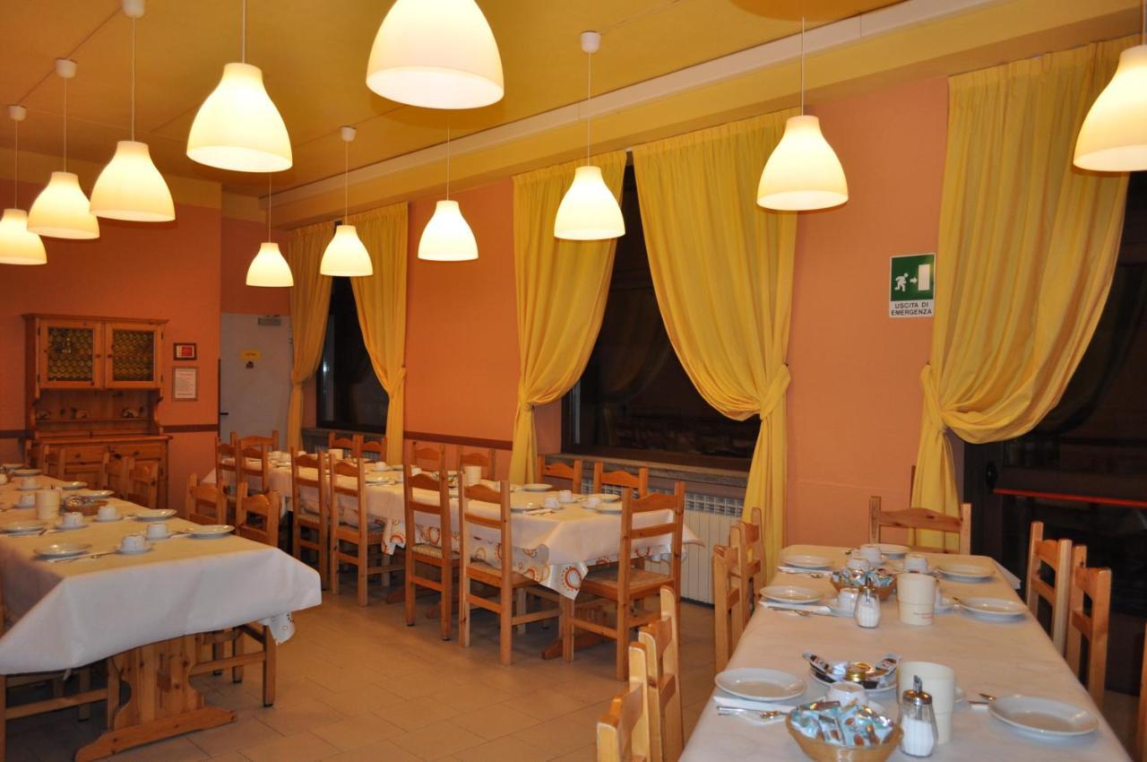 Casa Del Parco Dell'Adamello Di Vezza D'Oglio Hostel Exterior photo